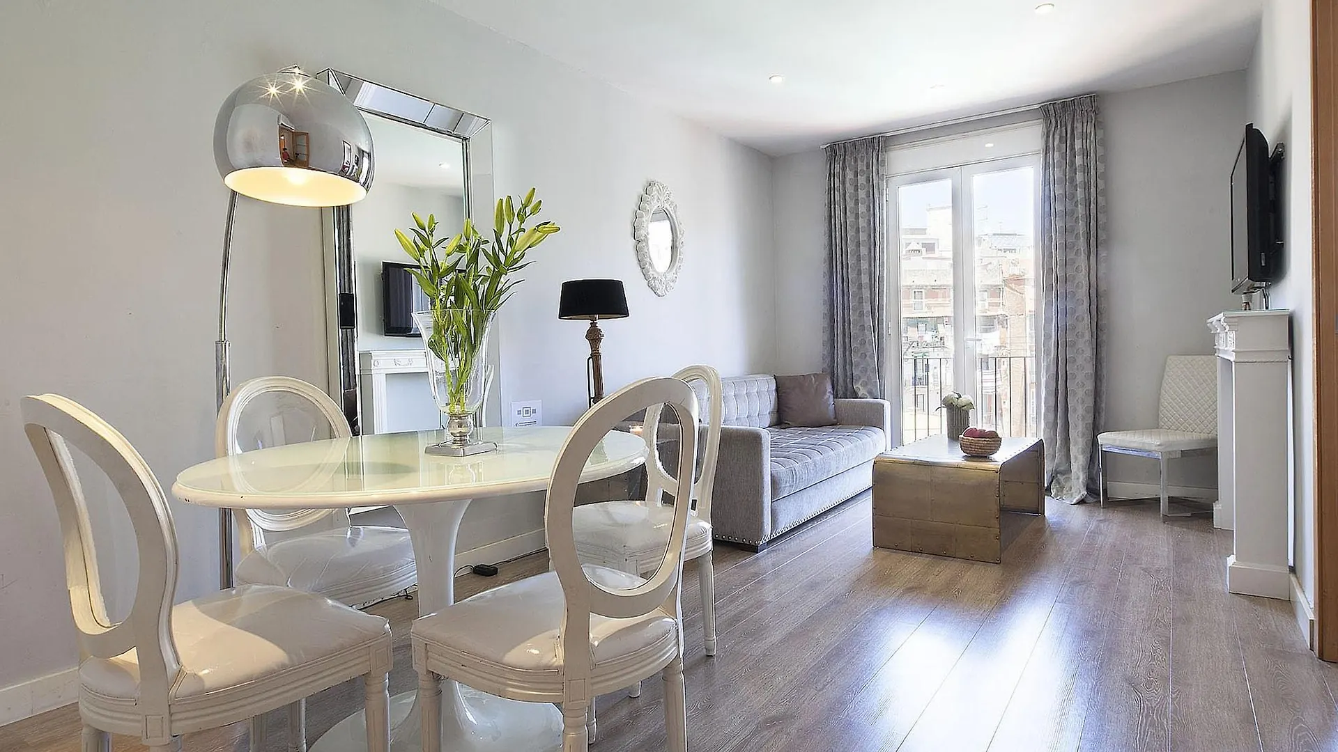 Grandom Suites Barcellona 4*,