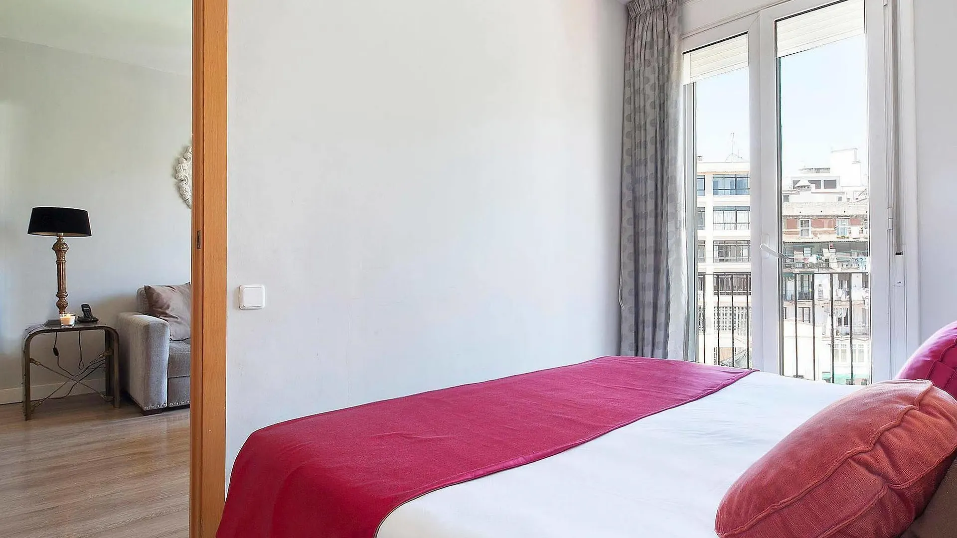 Grandom Suites Barcelona Aparthotel